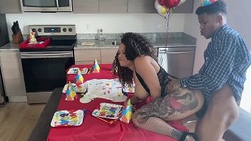 Pediu a bucetinha da madrasta como presente de aniversáro