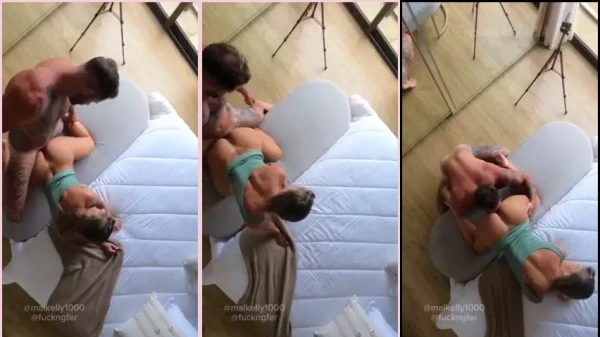 Influencer de Santa Catarina se divertindo com uma grávida em um motel chiquérrimo, com espelho no teto