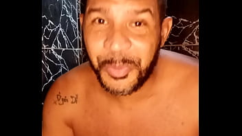 Cagando no banho porno