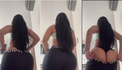 Daniela, toda ousada, com sua calça legging justa