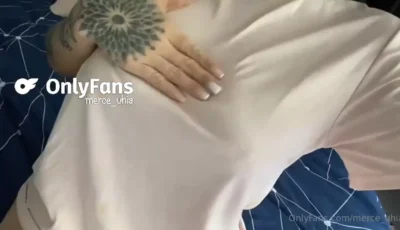Mercedes Uhia no OnlyFans mostrando sua buceta ardente
