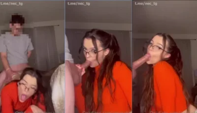 Vídeo da Xosarahx com o membro na boca